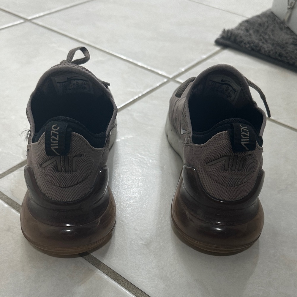 Nike Air Max 270 Big Kids’ 6.5/Women’s 8 - Picture 3 of 10